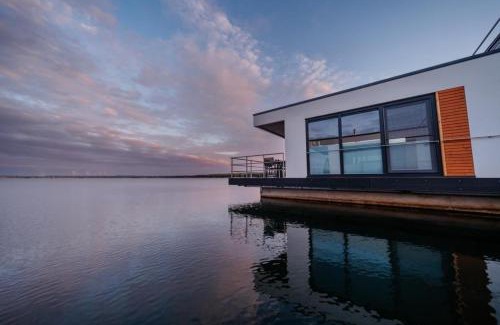 Vetschau/Spreewald Boat Rental | Seaside Escape at Hausboot Seeblick - Family Friendly Stay
