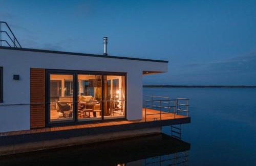 Vetschau/Spreewald Boat Rental | Seaside Escape at Hausboot Seeblick - Family Friendly Stay