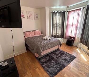 North Philadelphia East Apartment | Discover the Vibe at Hause of Vibe Temple Campus
