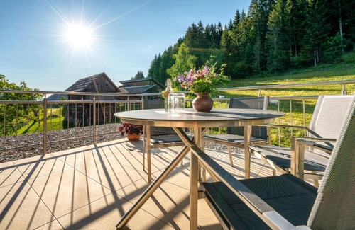 Sankt Daniel Apartment | Experience Hauserhof am Goldberg: Oceanfront Bliss & Hot Tub