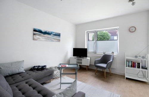 Suederhafen House | Family-Friendly Retreat at Haushälfte am Süderhafen
