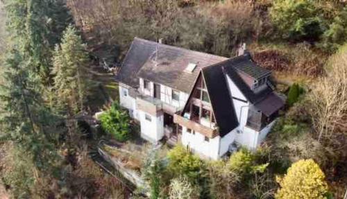Frankenberg House | Relax in a Cozy Half House with Hot Tub in Frankenberg