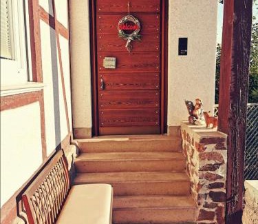 Frankenberg House | Relax in a Cozy Half House with Hot Tub in Frankenberg