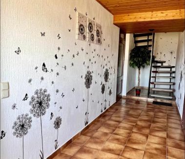 Frankenberg House | Relax in a Cozy Half House with Hot Tub in Frankenberg