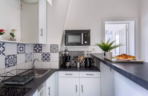 Argenteuil Apartment | Experience Haussmannian Charm Just 10 Minutes from Paris