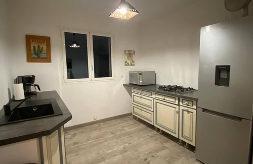 Le Bar-sur-Loup Apartment | Haut DE Villa: 2 Bedrooms, Balcony & Family-Friendly Amenities