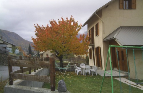 Villar-Saint-Pancrace Ski Chalet | Family-Friendly Chalet in Briançon with 6 Bathrooms