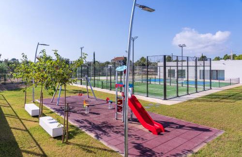 Roques Daurades Apartment | Experience Hauzify I Apartments Roques Daurades by the Sea