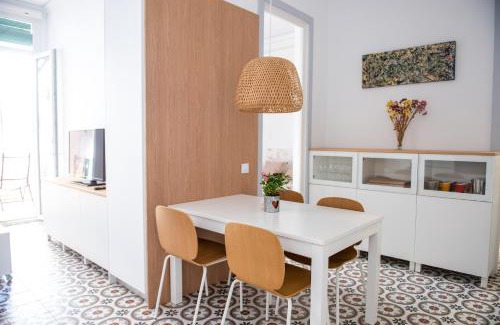 Calella Apartment | Oceanfront Retreat: Hauzify I Apartament Can Missé