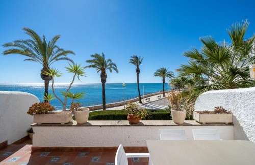 L'Ametlla de Mar House | Relax at Hauzify I Casa Mirador: 4-Star Poolside Retreat