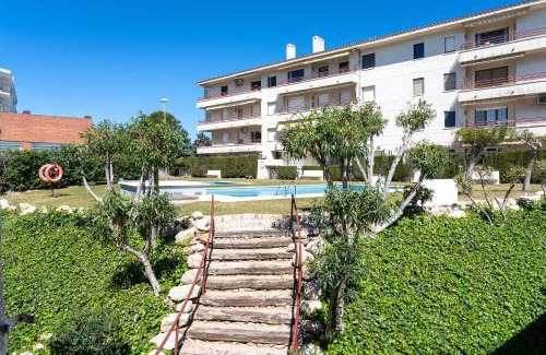 L'Ametlla de Mar House | Relax at Hauzify I Casa Mirador: 4-Star Poolside Retreat