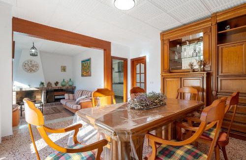 Llagostera House | Discover Hauzify I Casa Selvabrava: Oceanfront Family Retreat