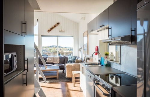 Skaerhamn Cabin | Cozy Stay at Hav & Logi Skärhamn with Spa and Breakfast