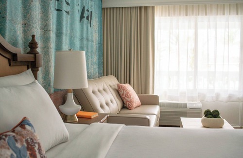 New Town Hotel | Discover Havana Cabana at Key West - 4-Star Family Retreat
