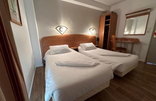 Malay-le-Grand Hotel | Pet-Friendly HAVANA Hôtel: A Family Retreat Awaits