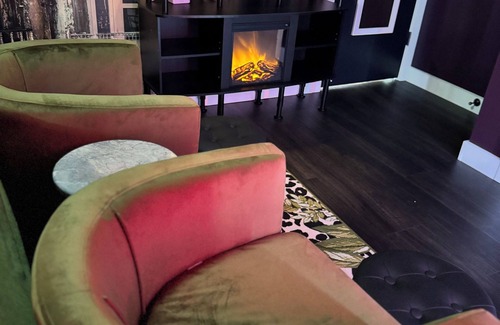 Saugatuck Condo | Havana Hideaway Downtown Saugatuck Walk to everything new modern condo w/deck