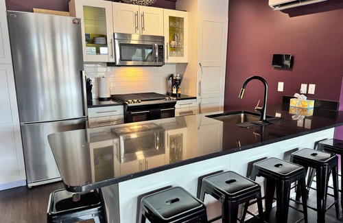 Saugatuck Condo | Havana Hideaway Downtown Saugatuck Walk to everything new modern condo w/deck