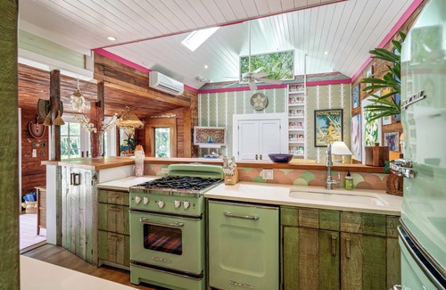 Key West Historic District Cottage | Explore Havana Lane: A Unique Conch Cottage Retreat