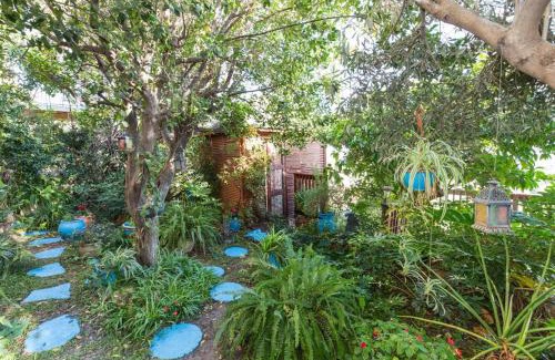 Rosh Pinna Cabin | Discover Havaya Ba Nof Lodge: Pet-Friendly Retreat with Hot Tub