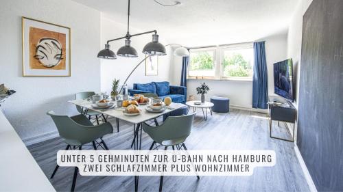 Ahrensburg Apartment | Modern Apartment Steps from the Subway, Rated 9.3/10
