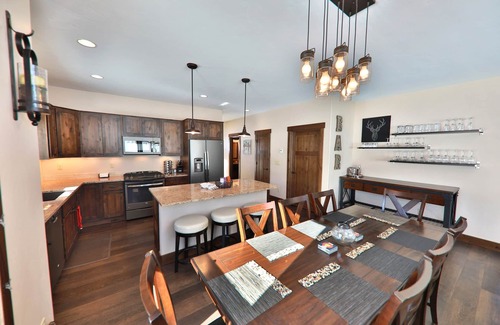 Fraser House | Explore Relaxation in a Mountain Home with Premium Amenities
