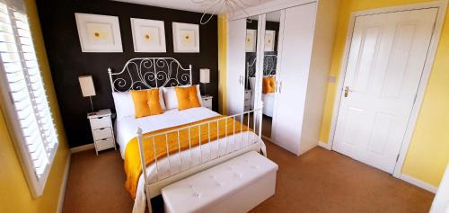 Prestonpans House | Experience City, Golf, Beaches & Countryside Bliss