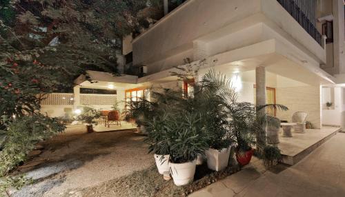 Hauz Khas Bed & Breakfast | Inviting Haveli Hauz Khas: Family-Friendly & Rated 9.4/10