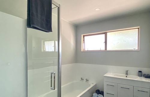 Havelock North House | Relaxing Havelock Hideaway with Private Pool & Breakfast