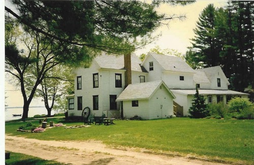 North Sebago Apartment | Haven Apartment-Private Beach-Pets Welcome - Round Table Lodge, Sebago, Maine