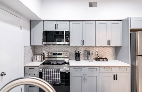 Cowley Condo | Ideal Retreat for Travel Nurses & Digital Nomads