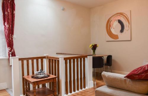 Harwich House | Relax at Haven Hideaway: Child-Friendly 4-Star Retreat