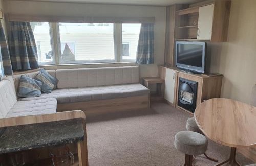 Caister-on-Sea House | Relaxing Haven Holiday Home with Oceanfront Views