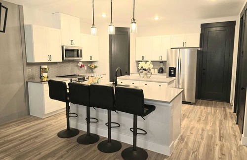 Princeton House | Haven II-Brand new, charming, cozy getaway, WIFI