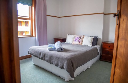 Omeo Apartment | Discover Haven in the Alps: Skiing & MTB Park Retreat