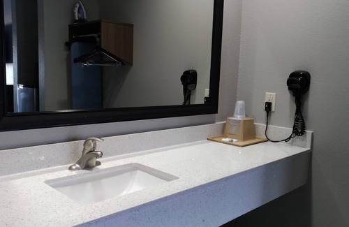 Northside Hotel | Cozy Haven Inn & Suites: Top-Rated Stay in Downtown Houston