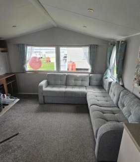 Isle of Grain Resort | Family-Friendly Haven Kent Coast with Pool & 9.9 Rating
