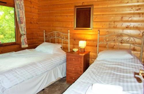 Kenwick House | Family-Friendly Haven Lodge with High Guest Satisfaction