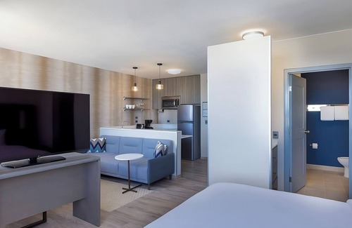 Playacar Fase II Hotel | Relaxing Family Retreat with Free Breakfast & Pool Access