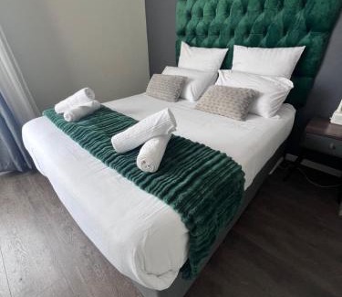 Greater Johannesburg Metropolitan Area Apartment | Discover 4-Star Apartments with Pool in Johannesburg
