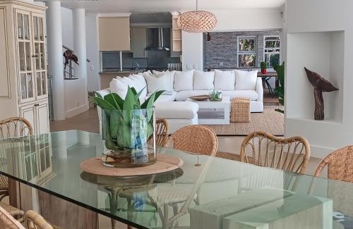 Plettenberg Bay Villa | Exceptional Haven On Hill: Oceanfront Bliss Awaits You