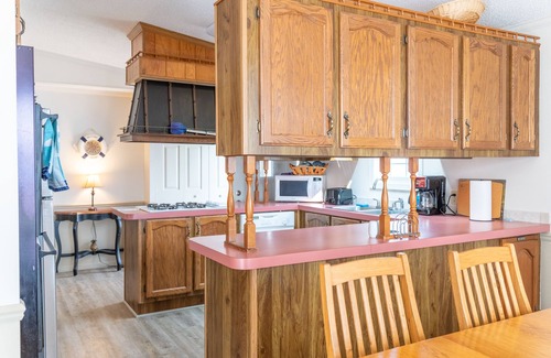 Oscoda House | Pet-Friendly Haven on Huron with Oceanfront Views
