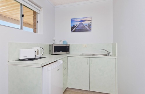 North Haven Hotel | Relax at Haven Waters Motel & Apartments - Family-Friendly Stay