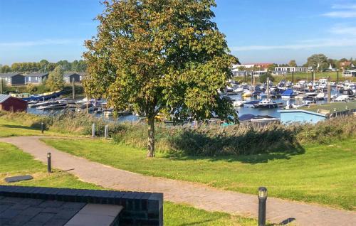 Maurik House | Relax at Havenhuis: 4-Star Retreat with Private Pool
