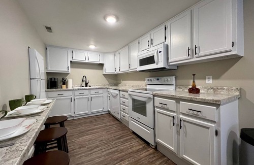 Alto Pass Apartment | Exceptional Havisham House Suite 88 with Wine Trail Access