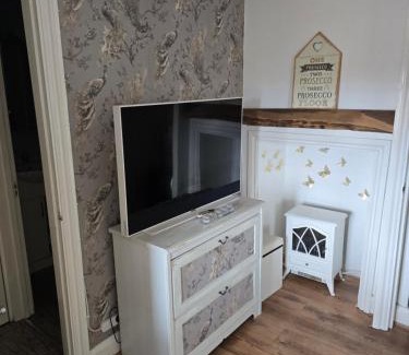 Rochester East Ward Apartment | Cozy Havisham Studio Flat in Rochester with Breakfast Included