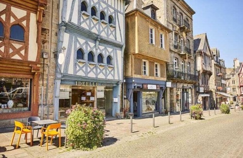 Guingamp Apartment | Cozy Havre Bleu Studio in the Heart of Guingamp