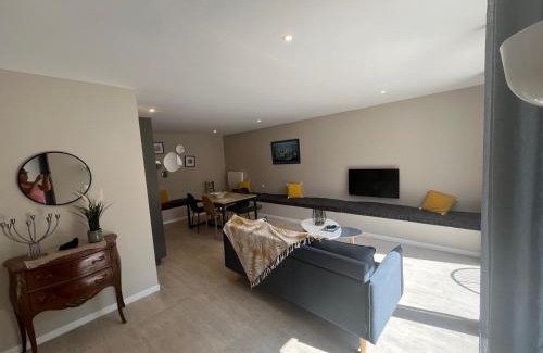 Les Camoins Apartment | Relaxing Haven with Pool and Lush Garden Retreat