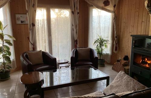 Bellegarde-sur-Valserine Bed & Breakfast | Peaceful Haven: Family-Friendly Guesthouse with Great Reviews