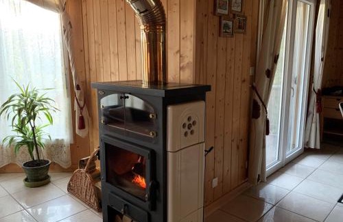 Bellegarde-sur-Valserine Bed & Breakfast | Peaceful Haven: Family-Friendly Guesthouse with Great Reviews