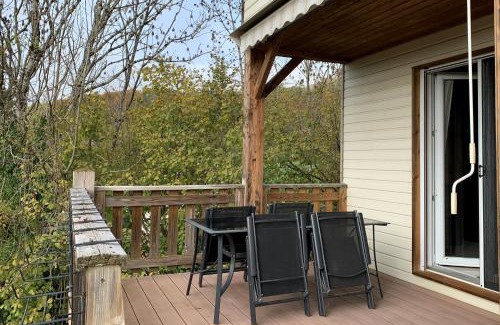 Bellegarde-sur-Valserine Bed & Breakfast | Peaceful Haven: Family-Friendly Guesthouse with Great Reviews